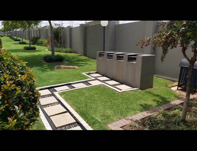 2 BEDROOM APARTMENT FOR SALE IN LONEHILL